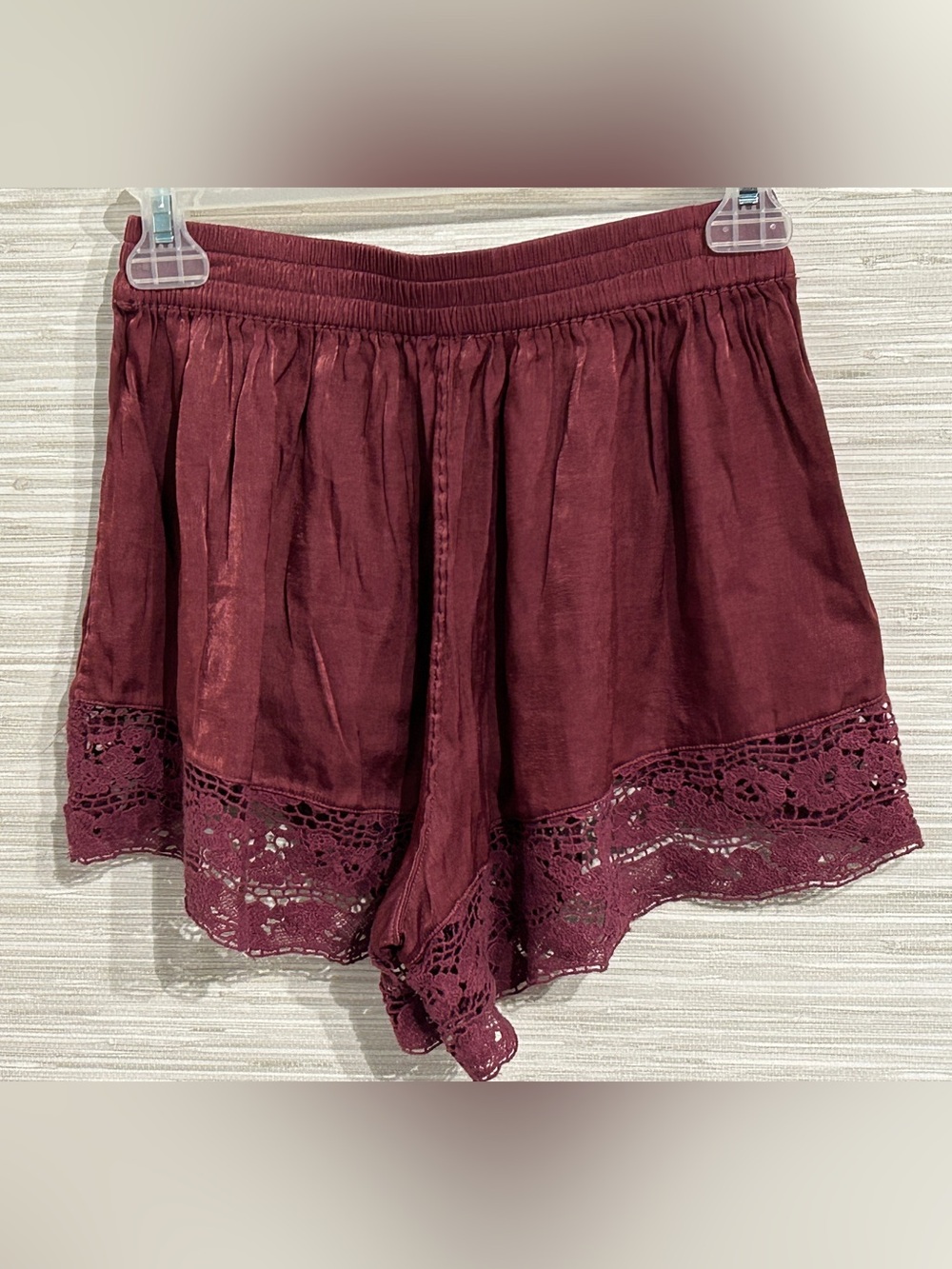 Intimately Free People Burgundy Crochet Trim Flowy Shorts Boho XS Elastic Waist - Picture 3 of 5